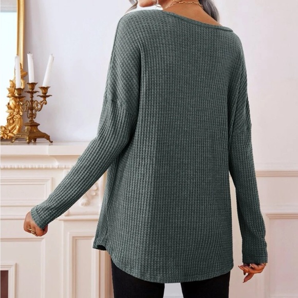 Waffle Knit V Neck - Picture 3 of 3